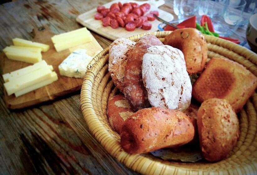 Отель Tirolerhof Tisens