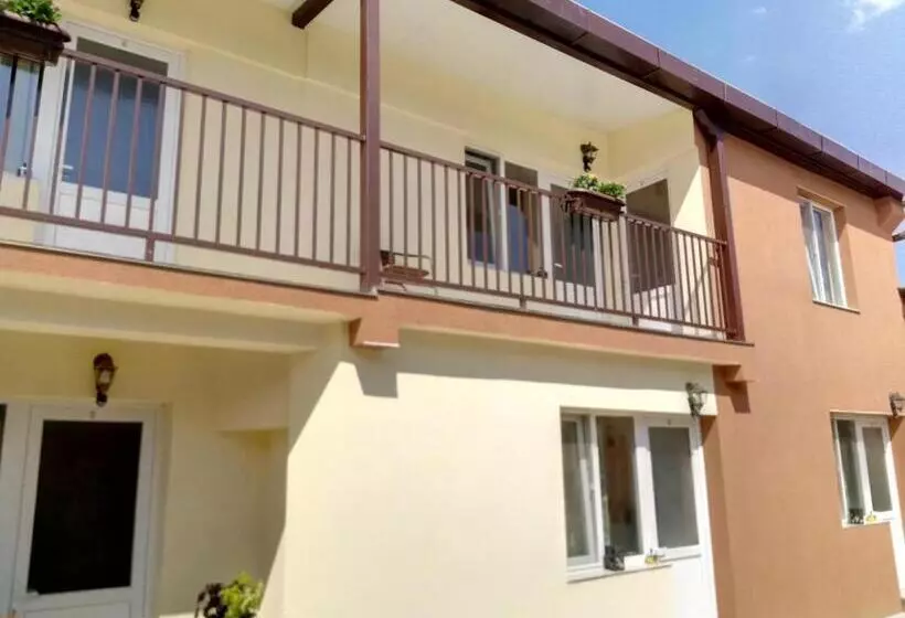 پانسیون Camere De Inchiriat Carpati