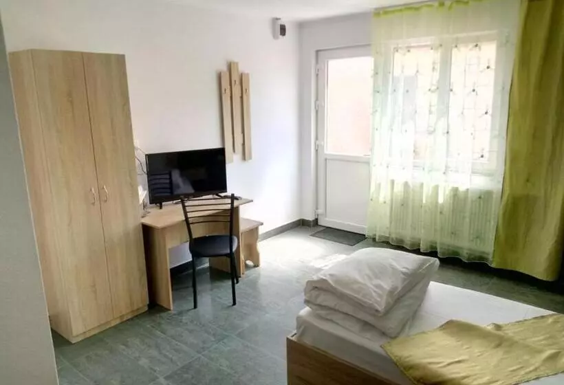 پانسیون Camere De Inchiriat Carpati