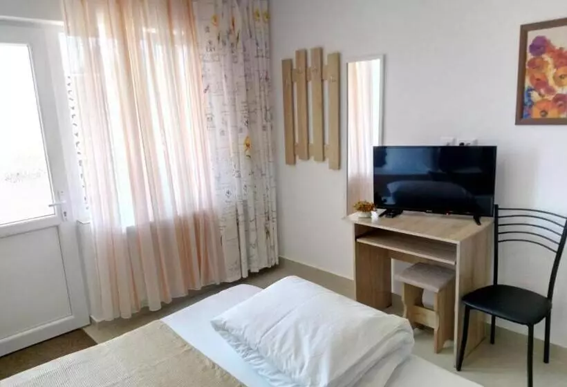 پانسیون Camere De Inchiriat Carpati