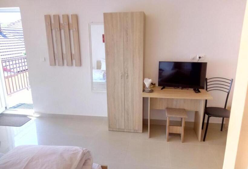 פנסיון Camere De Inchiriat Carpati