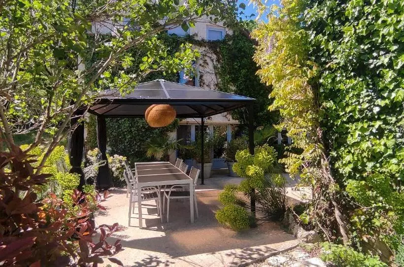 ベッドアンドブレックファースト La Source