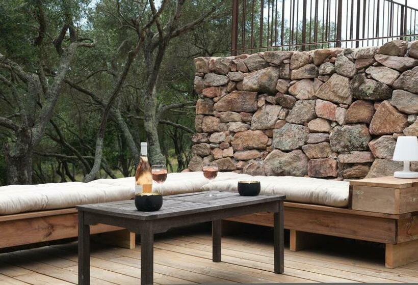 تختخواب و صبحانه Maison Tavolara