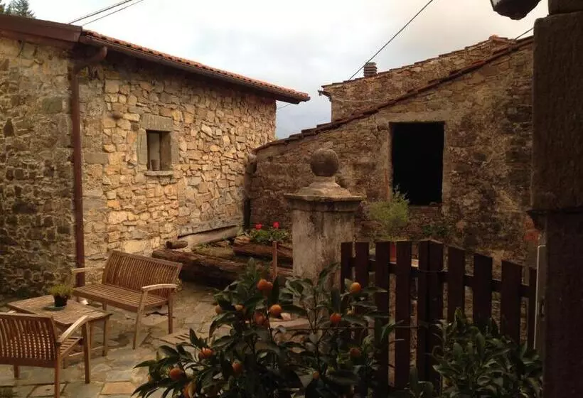 Hotelli Agriturismo B&b Luna Di Quarazzana In Fivizzano Tuscany
