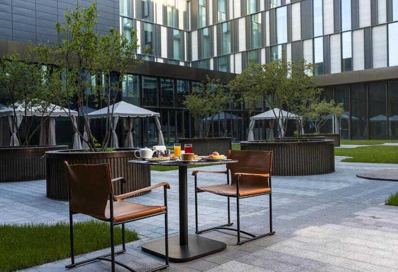 هتل Ibis Almaty Jetisu