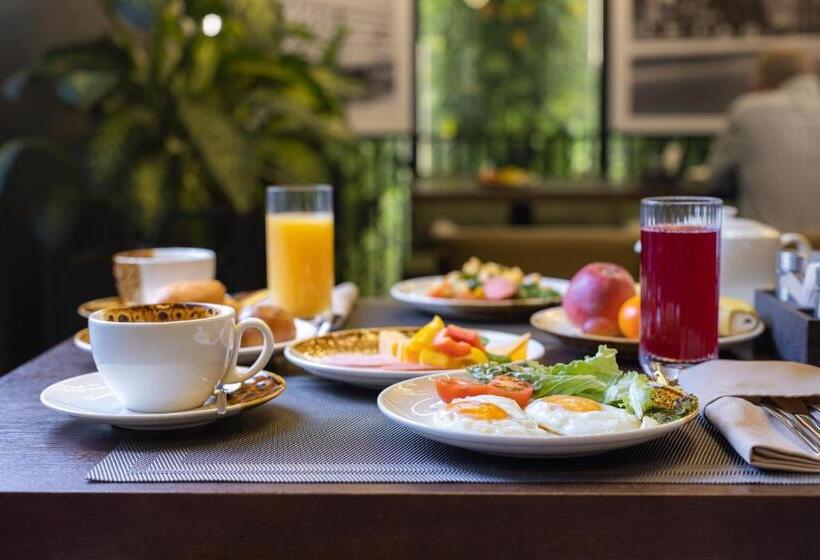 هتل Ibis Almaty Jetisu