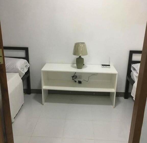 Мотель Chillax Inn