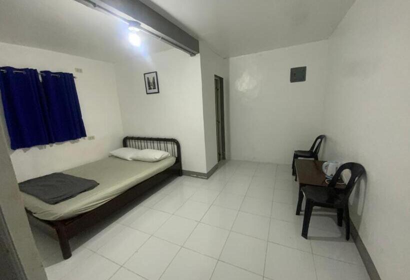 Мотель Chillax Inn