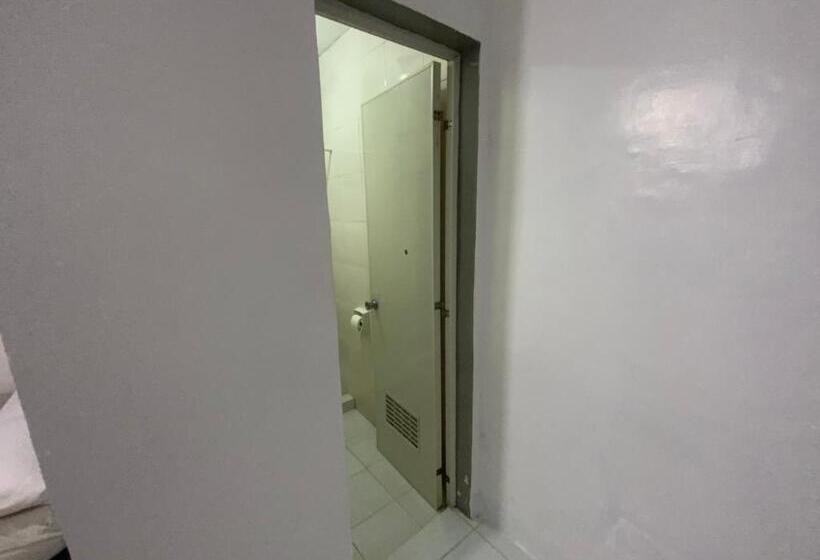 Мотель Chillax Inn