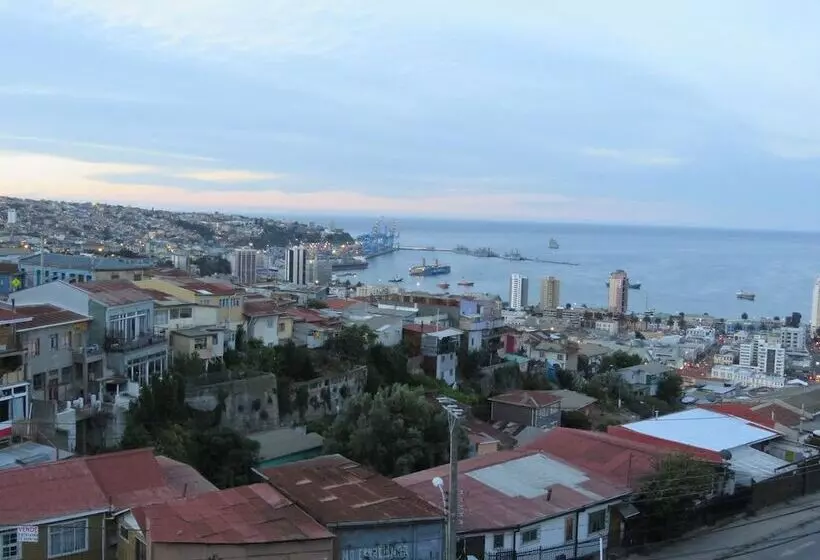 پانسیون Hostal Mirenart