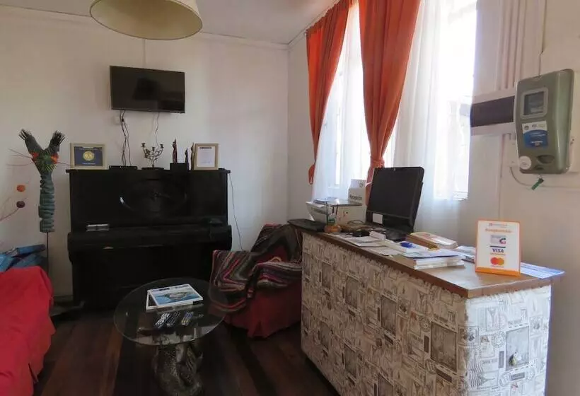 پانسیون Hostal Mirenart