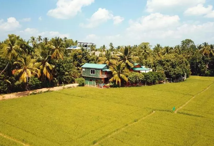 Majatalo V Cabanas & Yala Safari Place