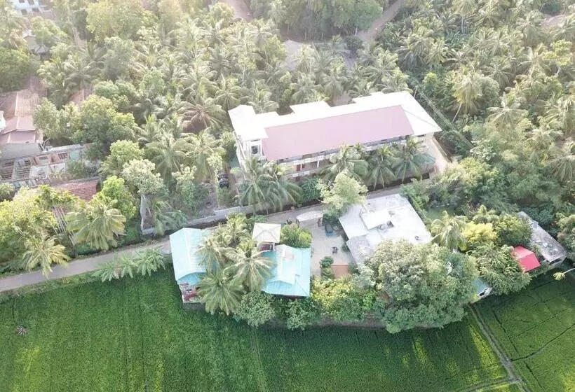 Majatalo V Cabanas & Yala Safari Place