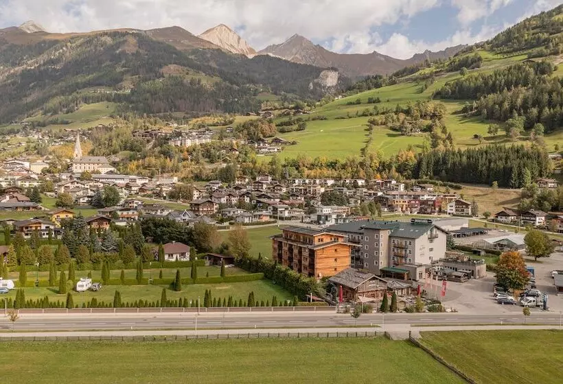 Alpenparks Hotel Montana Matrei