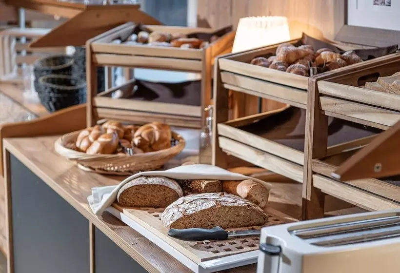 Alpenparks Hotel Montana Matrei