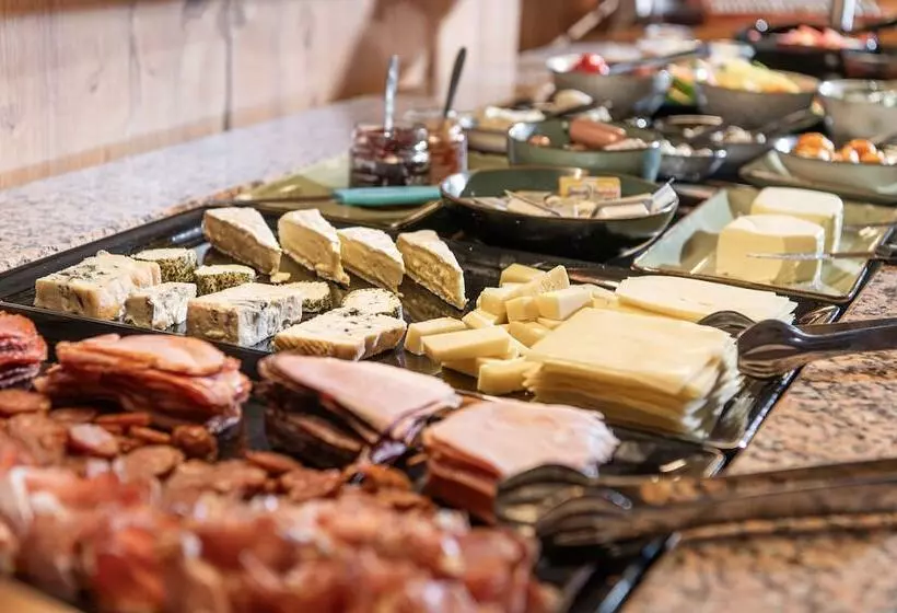 Alpenparks Hotel Montana Matrei