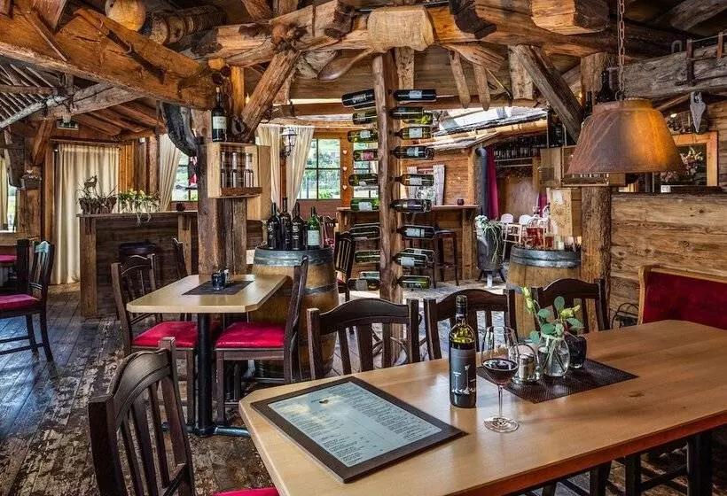 Alpenparks Hotel Montana Matrei