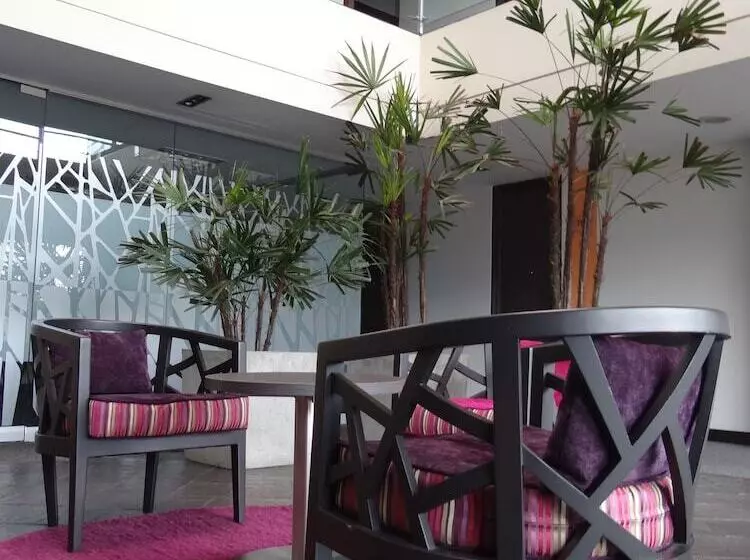 ホテル Bh El Poblado