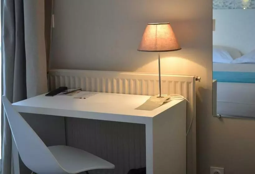 Brit Hotel Les Alizes