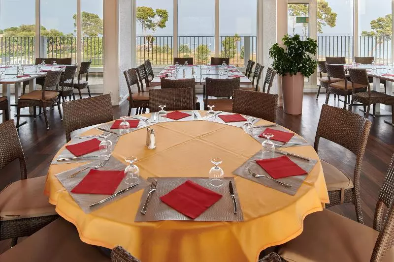 Hotelli Club Le Plein Sud Vacances Bleues