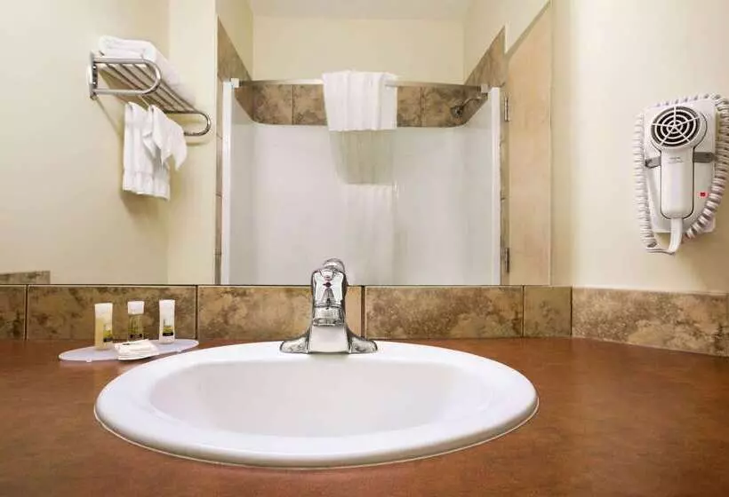 호텔 Days Inn By Wyndham Bonnyville