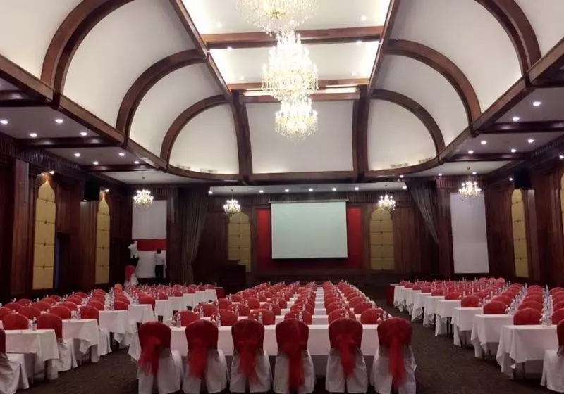 ホテル Empress Residence Resort And Spa