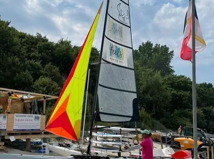 Hotel Feels Beach Club