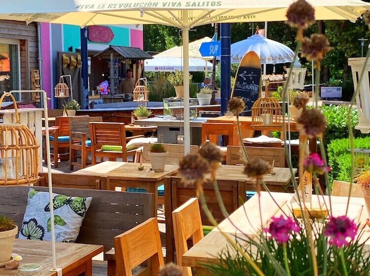 Hotelli Feels Beach Club