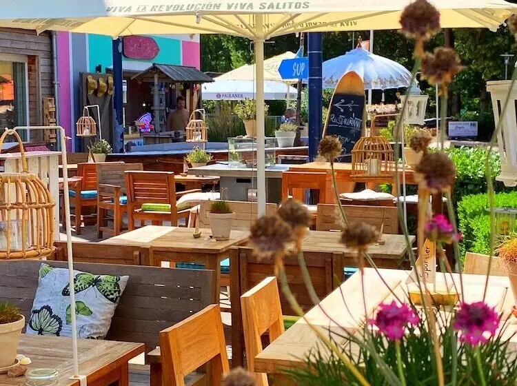 Hotel Feels Beach Club