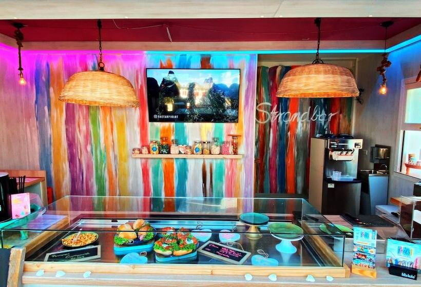 Hotelli Feels Beach Club