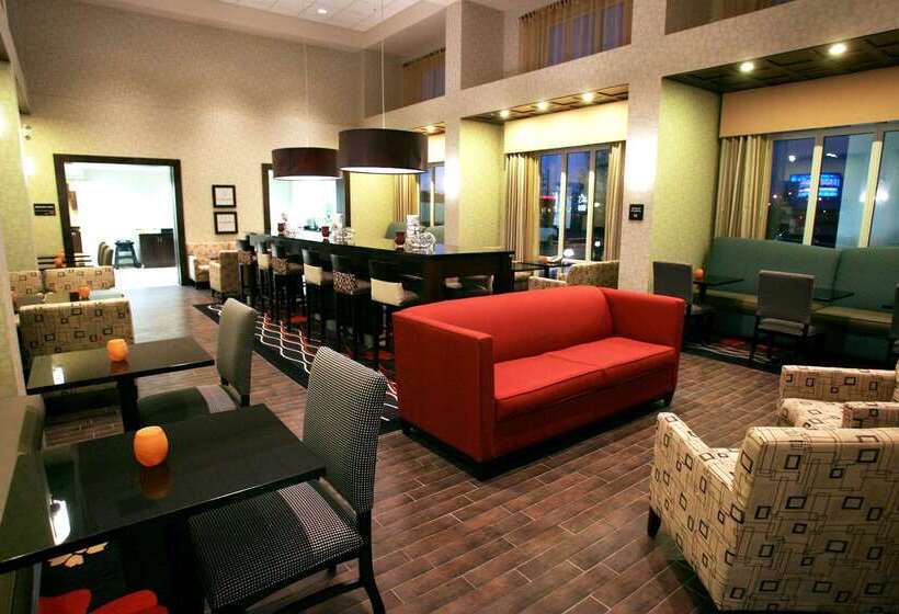 ホテル Hampton Inn & Suites By Hilton Red Deer