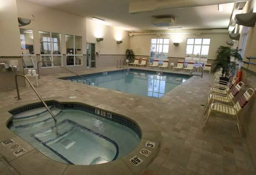 Szálloda Hampton Inn & Suites By Hilton Red Deer