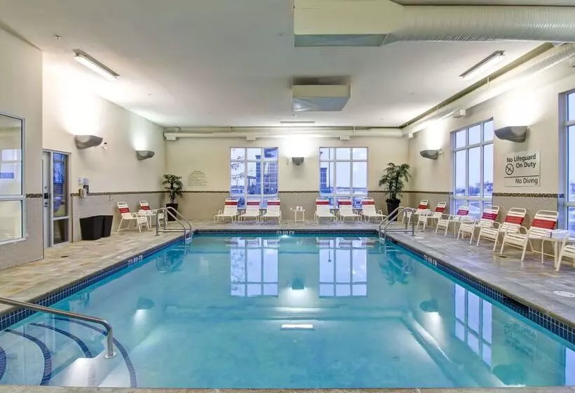 Szálloda Hampton Inn & Suites By Hilton Red Deer