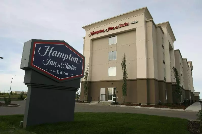 Szálloda Hampton Inn & Suites By Hilton Red Deer