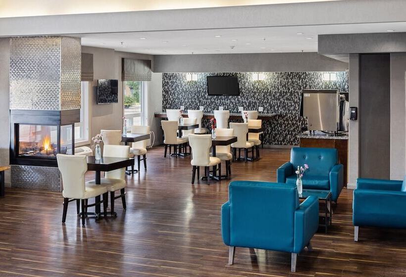 هتل Home Inn & Suites Yorkton