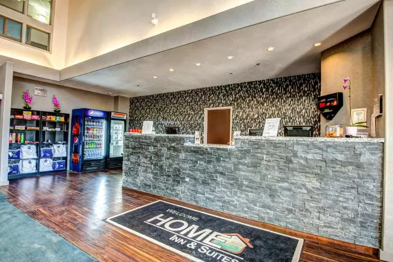 Отель Home Inn & Suites Yorkton
