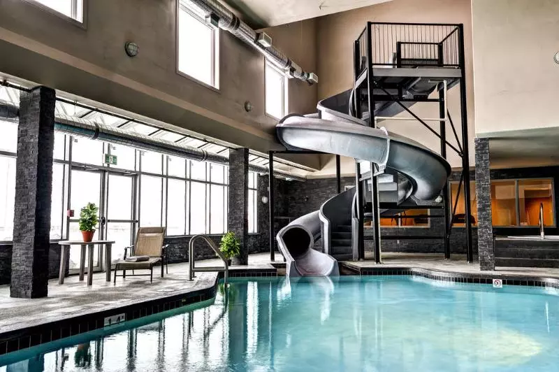 Отель Home Inn & Suites Yorkton