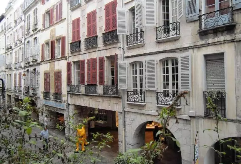 Hotell Hôtel Des Arceaux