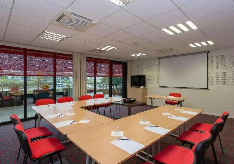 ホテル Hôtel Ibis Guingamp Cœur De Bretagne