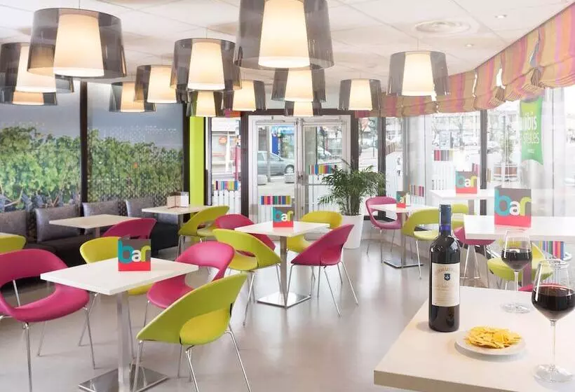 Отель Ibis Styles Bordeaux Saint Médard