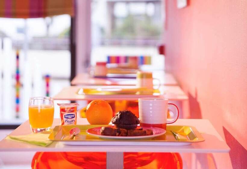 Отель Ibis Styles Bordeaux Saint Médard