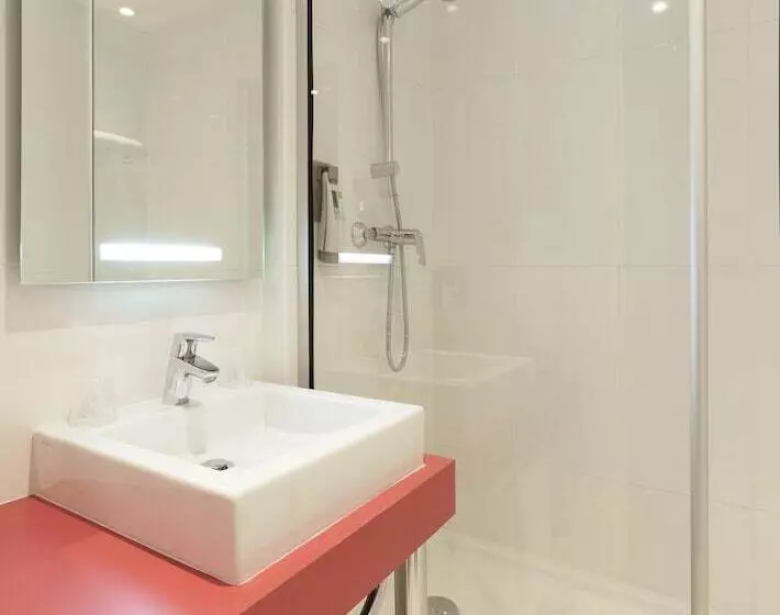 Отель Ibis Styles Bordeaux Saint Médard