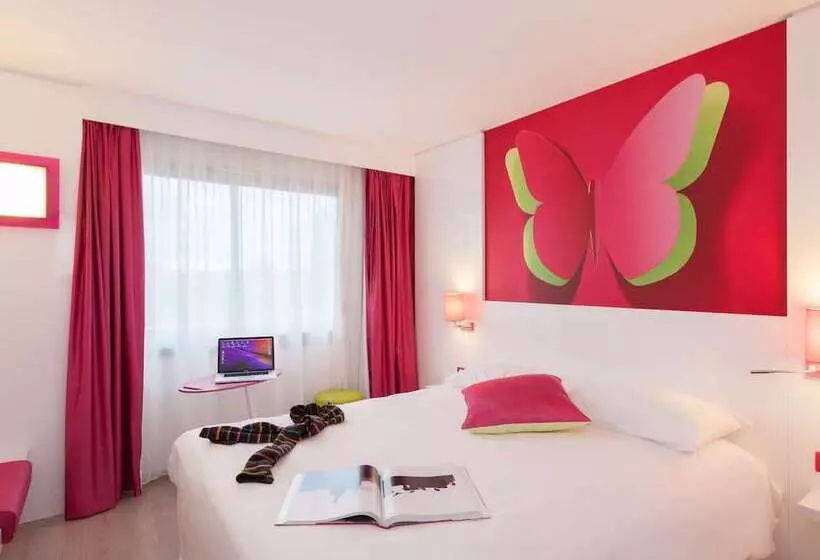 Отель Ibis Styles Bordeaux Saint Médard