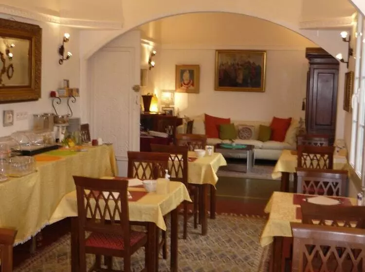 هتل Logis Hôtel Villa Victorine