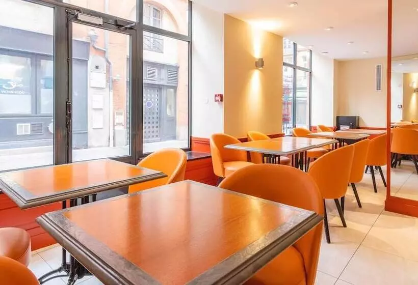 Отель Ours Blanc Centre