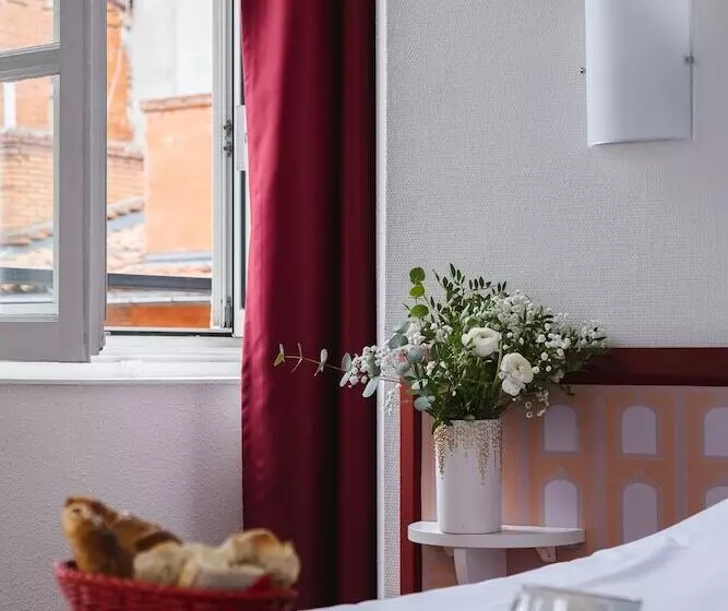 Отель Ours Blanc Centre