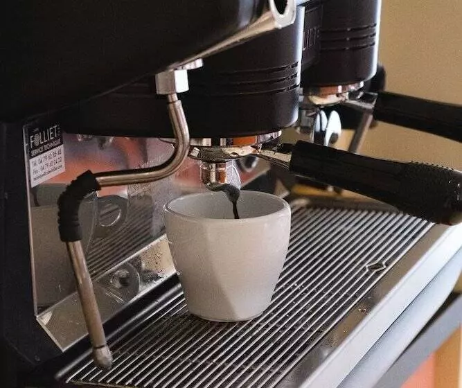 Отель Ours Blanc Centre