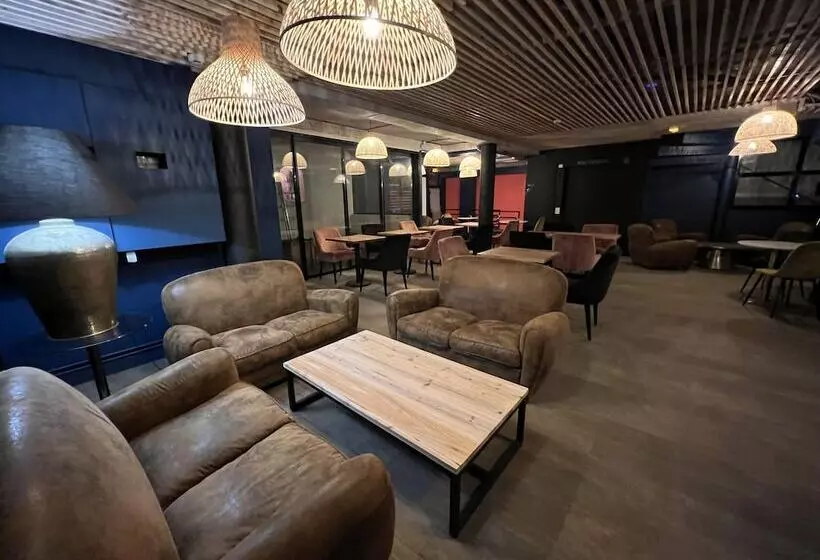 בית מלון כפרי Paris Saint Cloud