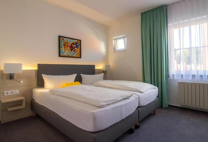 בית מלון כפרי & Restaurant 5 Linden