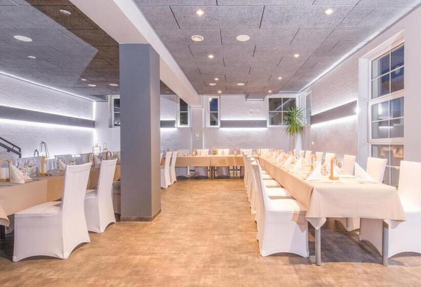 בית מלון כפרי & Restaurant 5 Linden